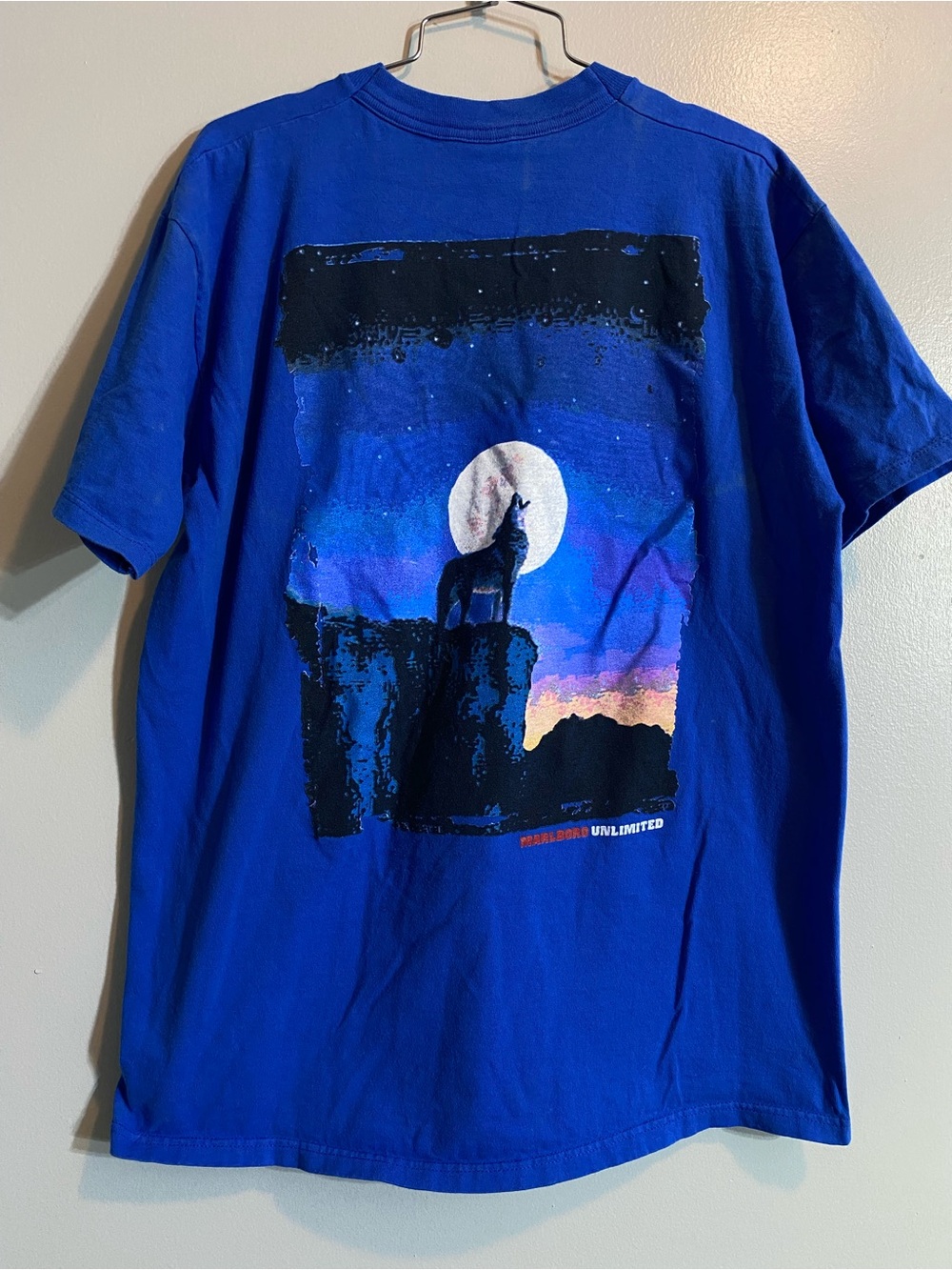 Vintage Marlboro Howling Wolf T Shirt 90s